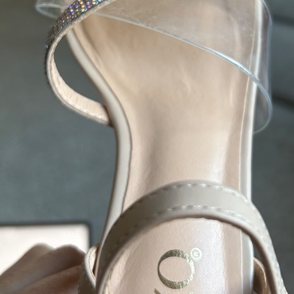 Heels - Picture 2 of 3